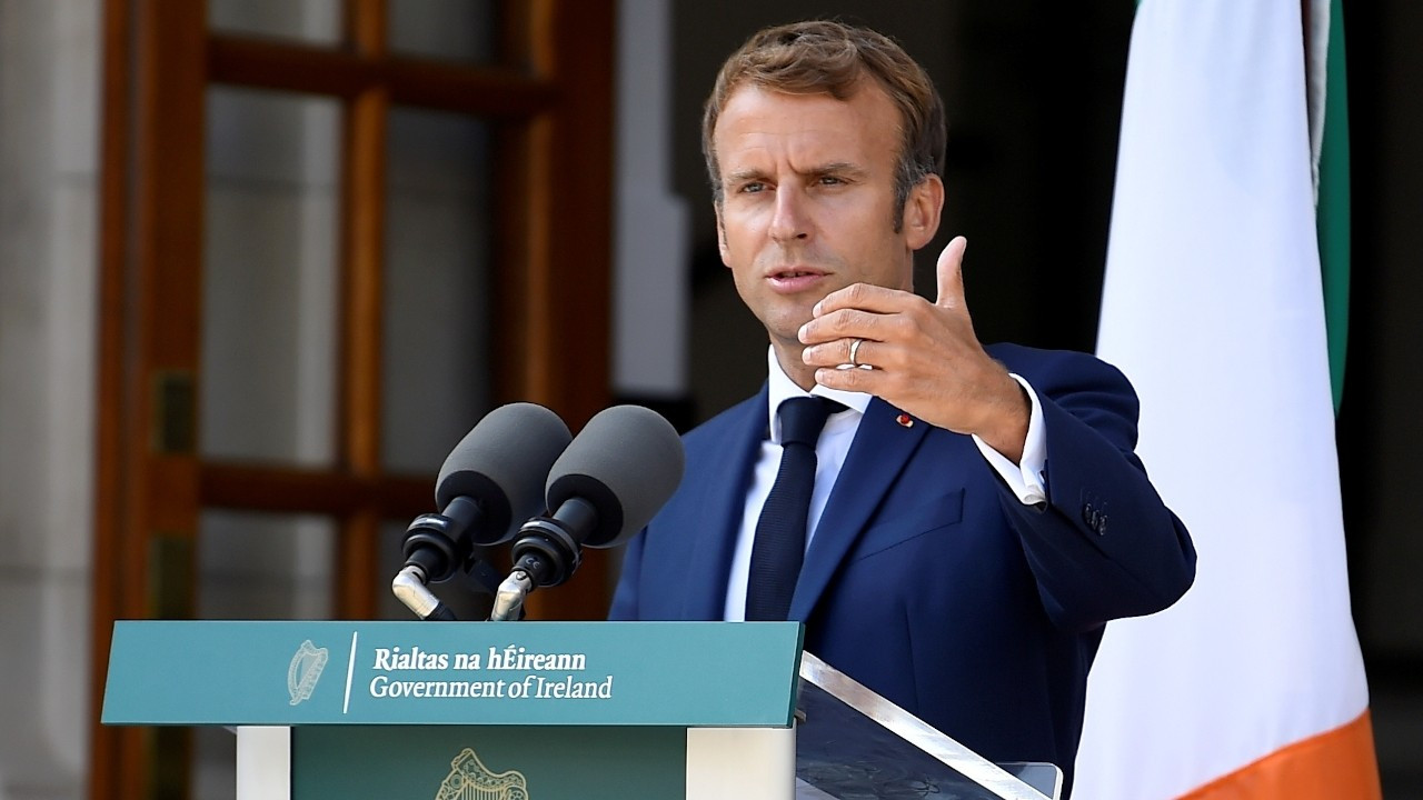 Macron'a öfke dinmiyor: Cezayir, hava sahasını Fransa'ya kapattı