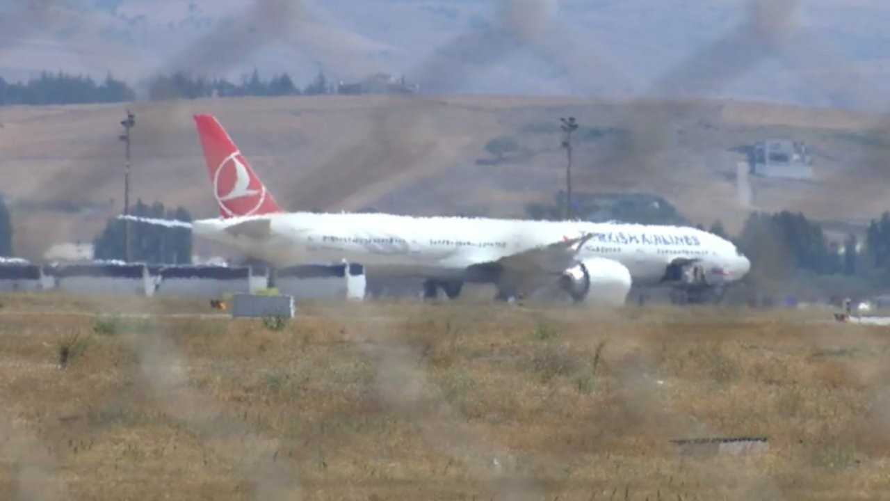 Afganistan'dan asker tahliyesi başladı: İlk uçak Ankara'ya indi