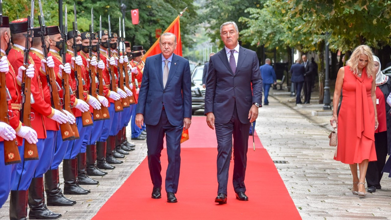 Cumhurbaşkanı Erdoğan Karadağ'da: Bu ziyaret, geç kalmış ziyaretti
