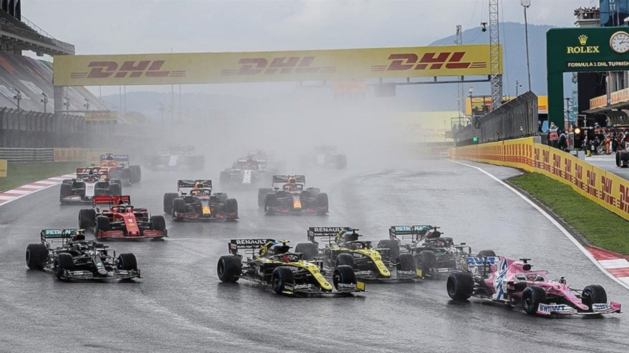 Formula 1 Türkiye Grand Prix'si ertelendi