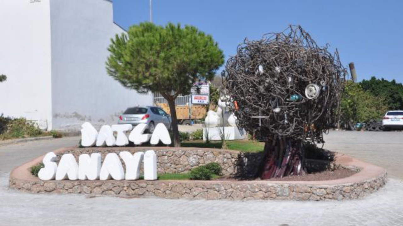Datça'da heykel tartışması: Sanayi Ağacı