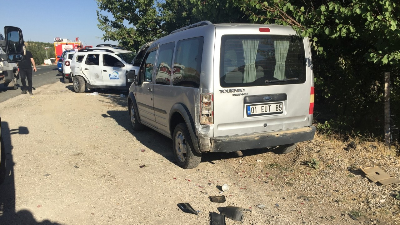 Elazığ'da trafik kazası: 8 yaralı