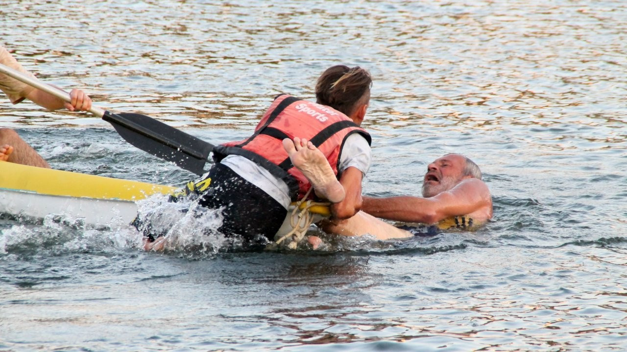 Manavgat'ta yasaklı Titreyengöl'e giren Rus turist zorla çıkarıldı