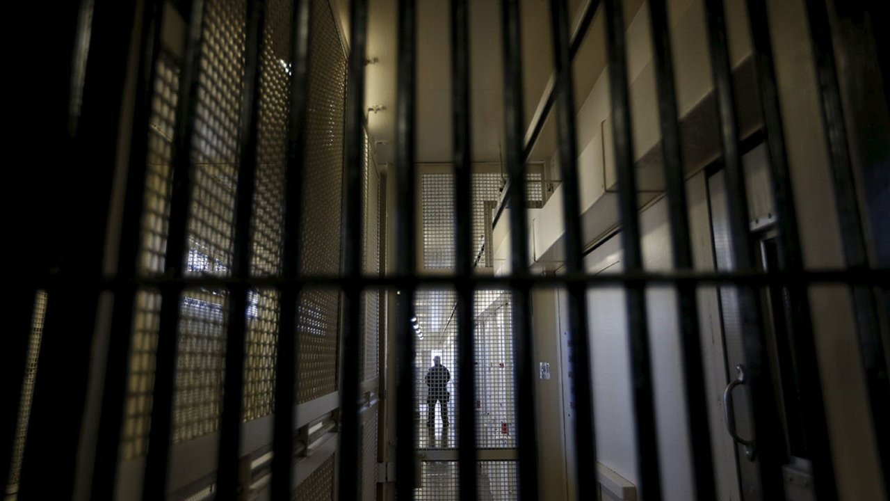 Danimarka'da müebbet hapis yatanlara romantik ilişki yasağı