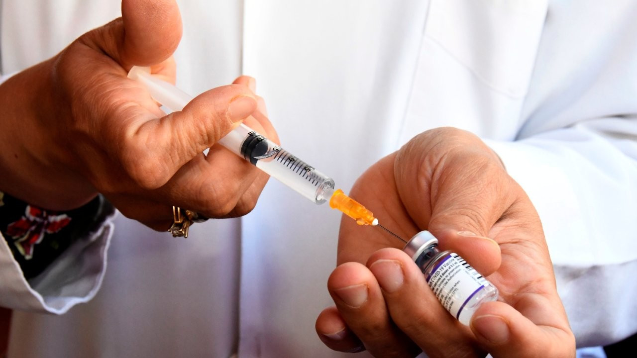 Kaiser şirketi, Covid-19 aşısı yaptırmayan çalışanlarını ücretsiz izne