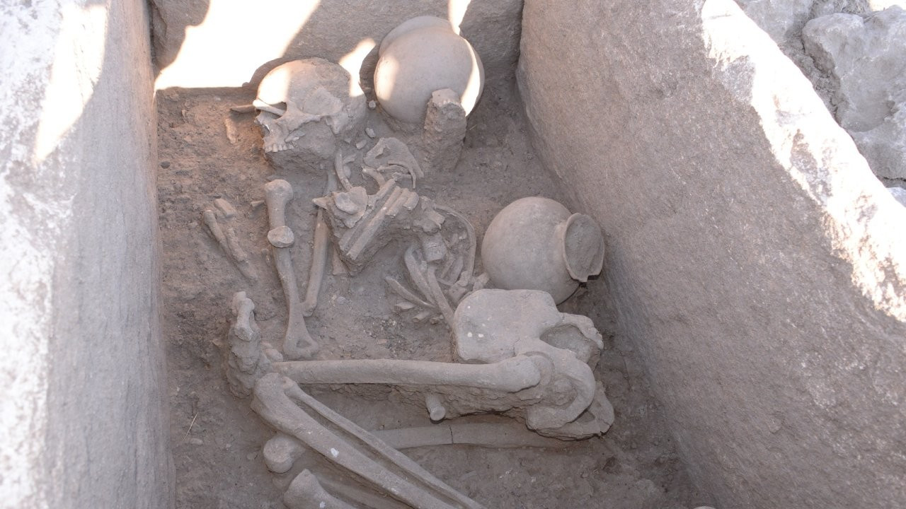 Diyarbakır'da 5 bin yıllık sandık mezar bulundu