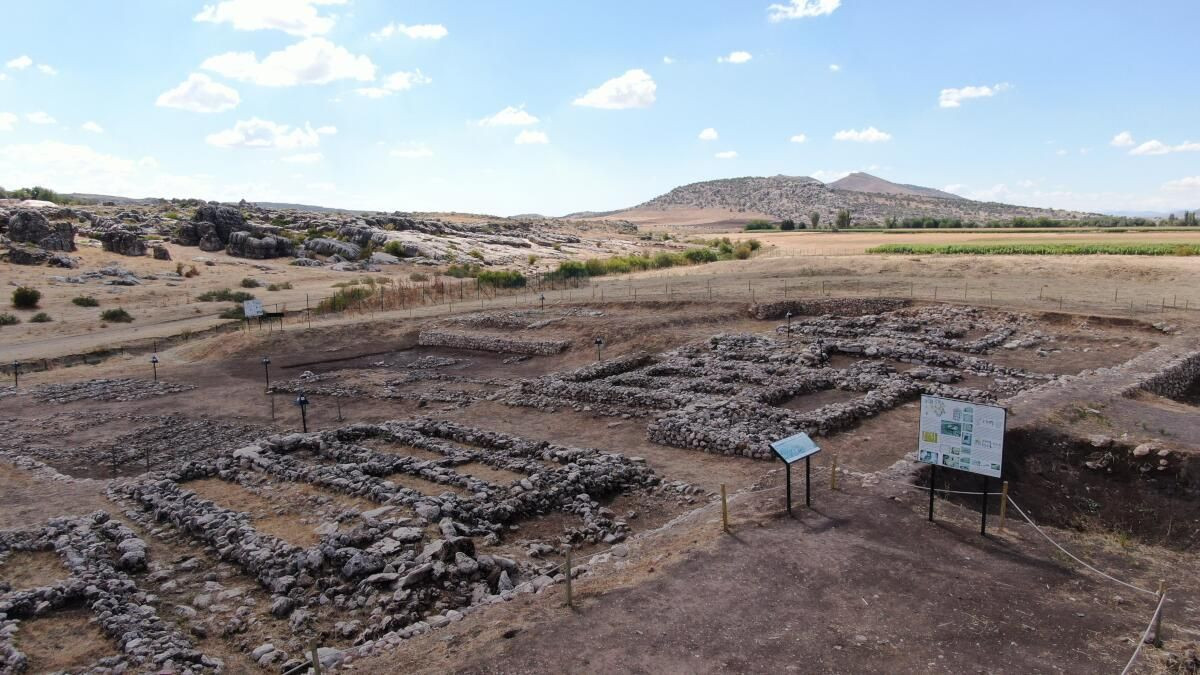 Diyarbakır'da 5 bin yıllık sandık mezar bulundu - Sayfa 4