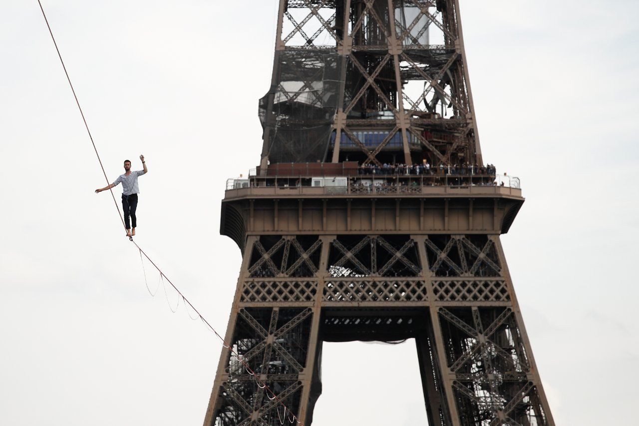Fransız ip cambazı Nathan Paulin, yerden 70 metre yüksekte 600 metre yürüdü - Sayfa 1