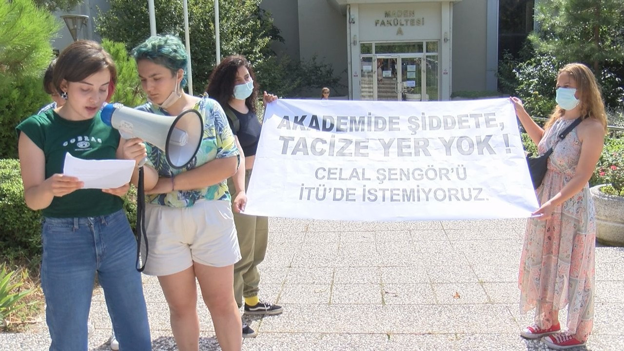 İTÜ öğrencileri Celal Şengör'ü protesto etti: Akademide tacize yer yok