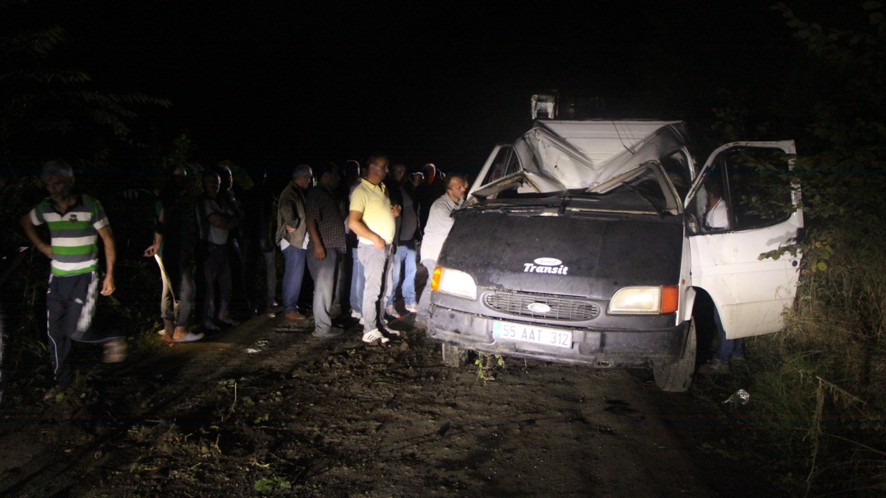Çarşamba'da fındık işçilerini taşıyan minibüs devrildi: 13 yaralı