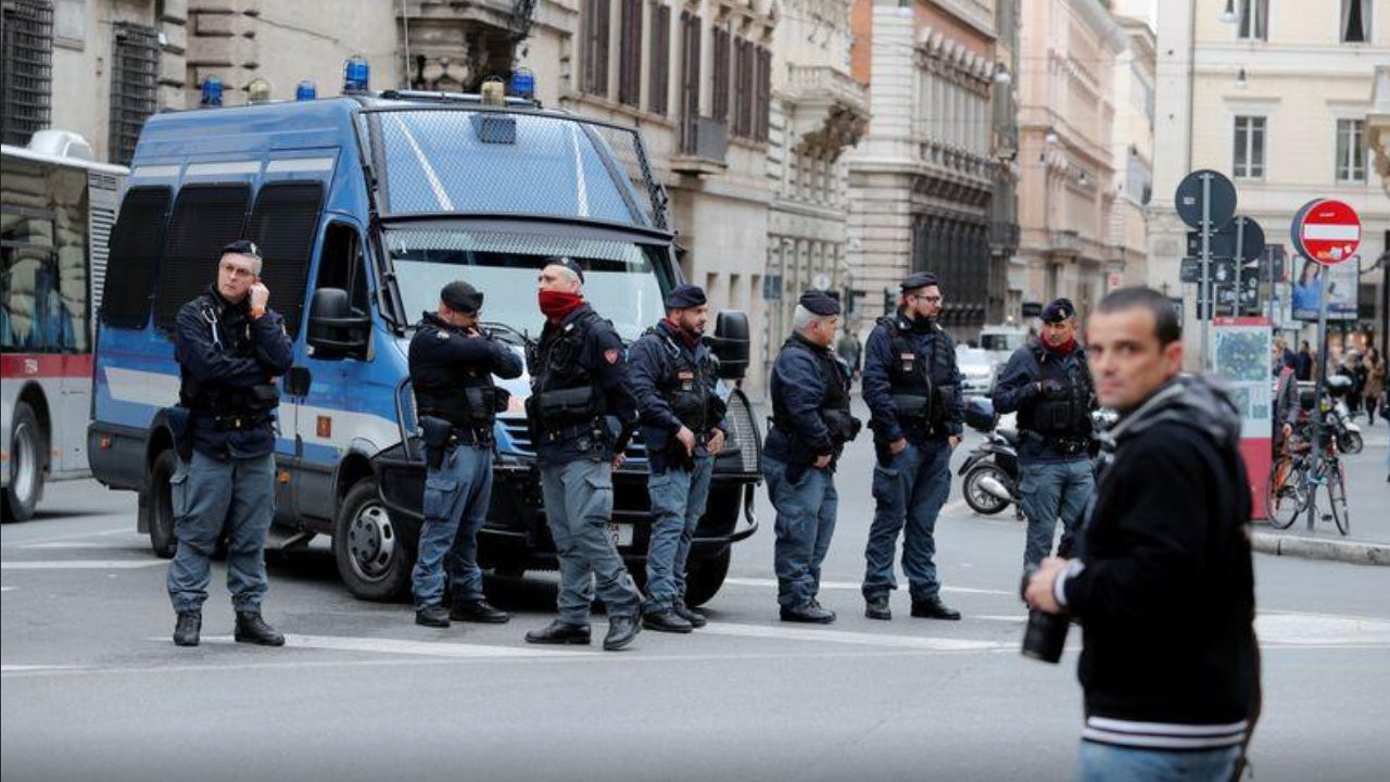 İtalya'da mafya raporu: 'Beyaz yakalı işlere giriyorlar'