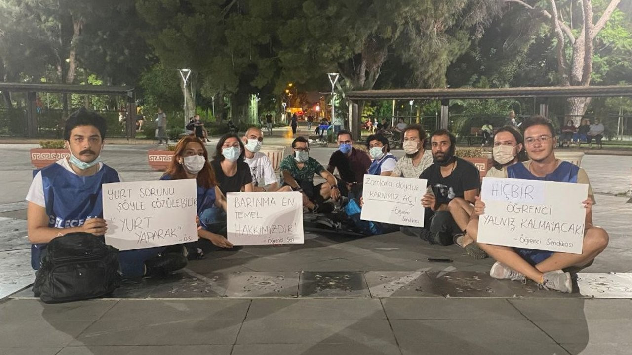 İzmir'de 'Barınamıyoruz' eylemleri: Belediye, Buca ve Bornova'da yurt kiraladı