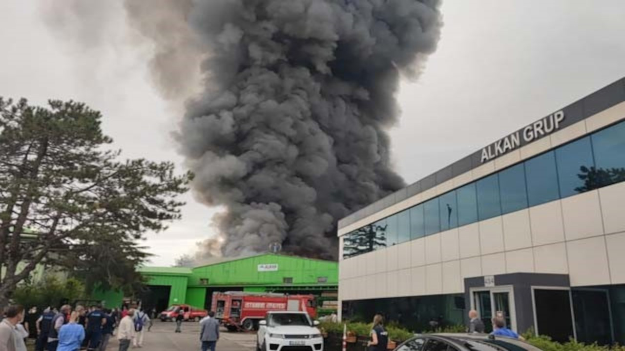 Şile'de fabrika deposunda yangın