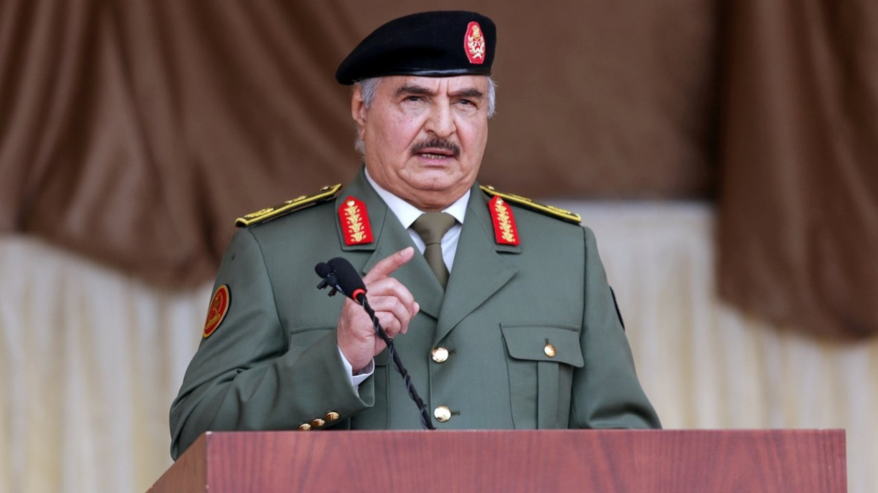 'Sivil Hafter': Libyalı general, seçime girebilmek için askeri görevlerini bıraktı