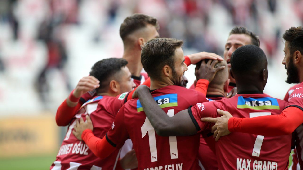 Sivasspor gol oldu yağdı: 4-0 - Sayfa 1