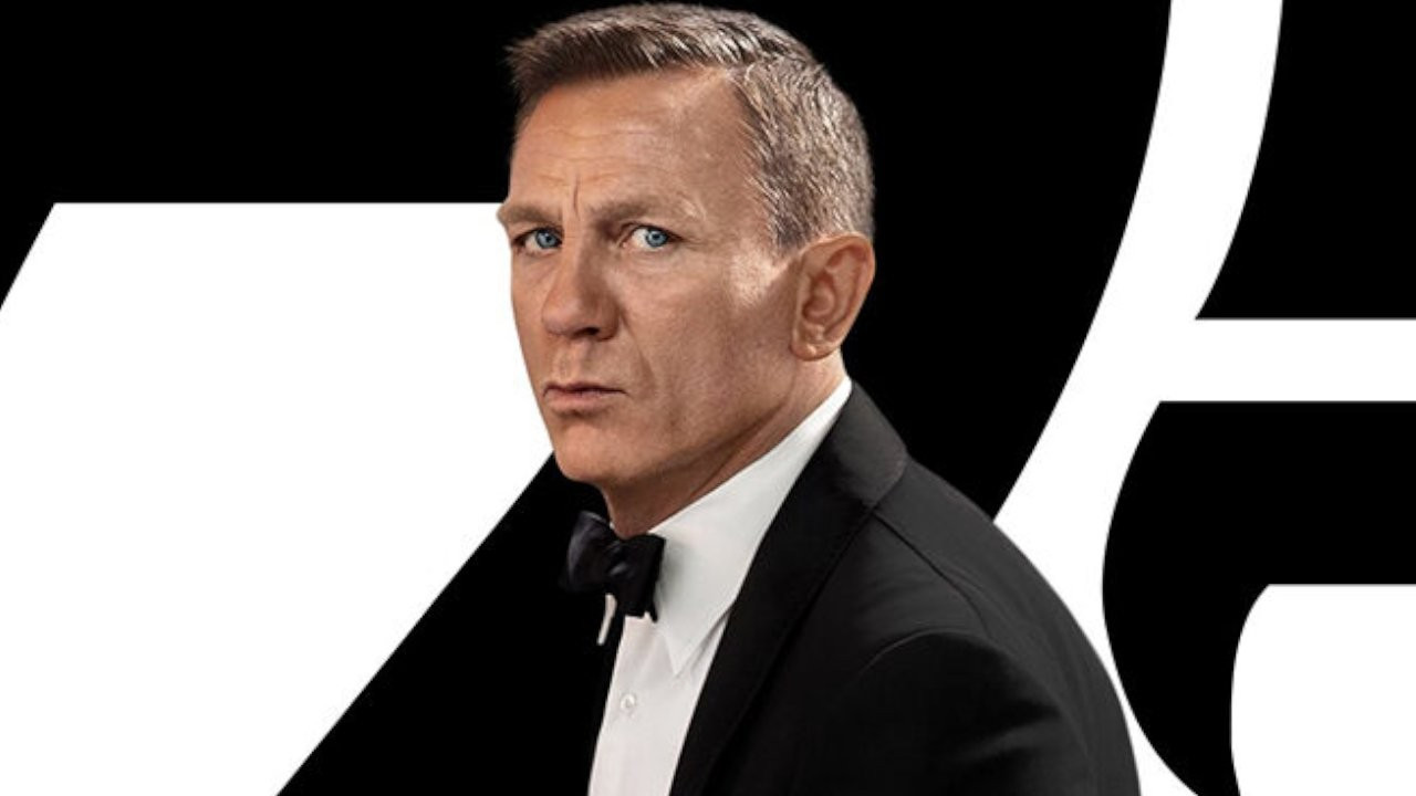 İngiliz Kraliyet Donanması, James Bond'u canlandıran Daniel Craig'e 'Komutan' rütbesi verdi