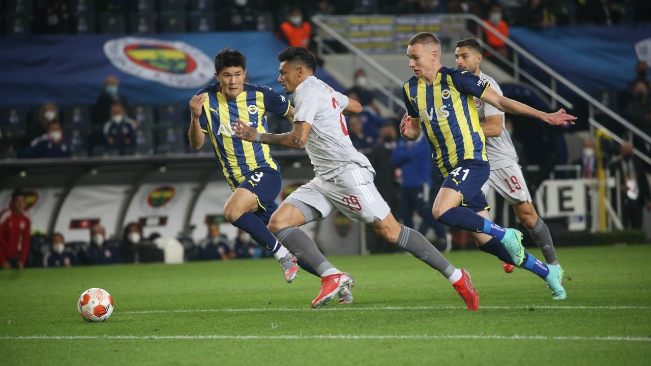 Fenerbahçe, Olympiakos'a 3-0 yenildi