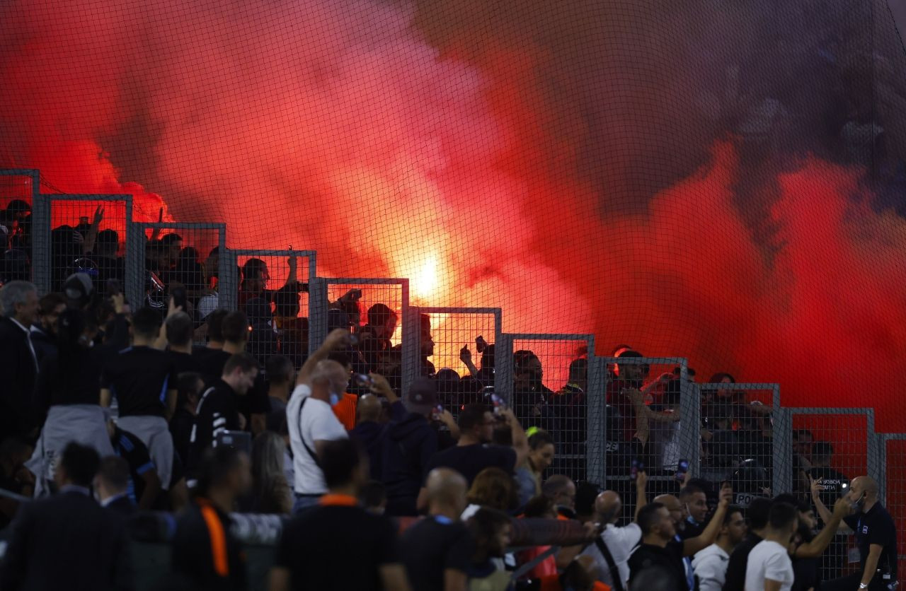 Marsilya-Galatasaray maçında gerginlik: Maç 8 dakikada durdu - Sayfa 3