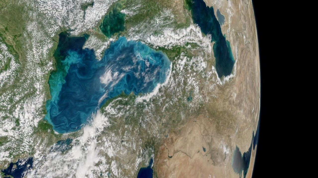 60 yılda Karadeniz'de yüzey suyu sıcaklığı 2 dereceye yakın arttı