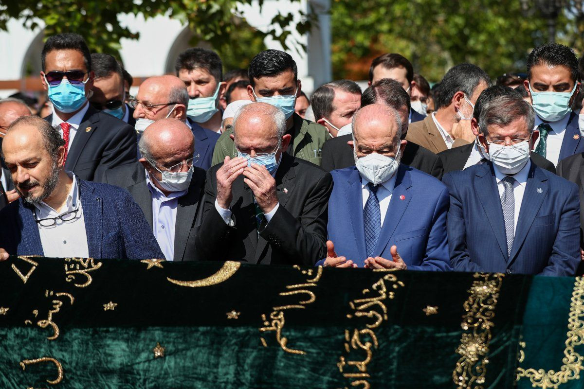Liderler Asiltürk'ün cenazesinde buluştu - Sayfa 3