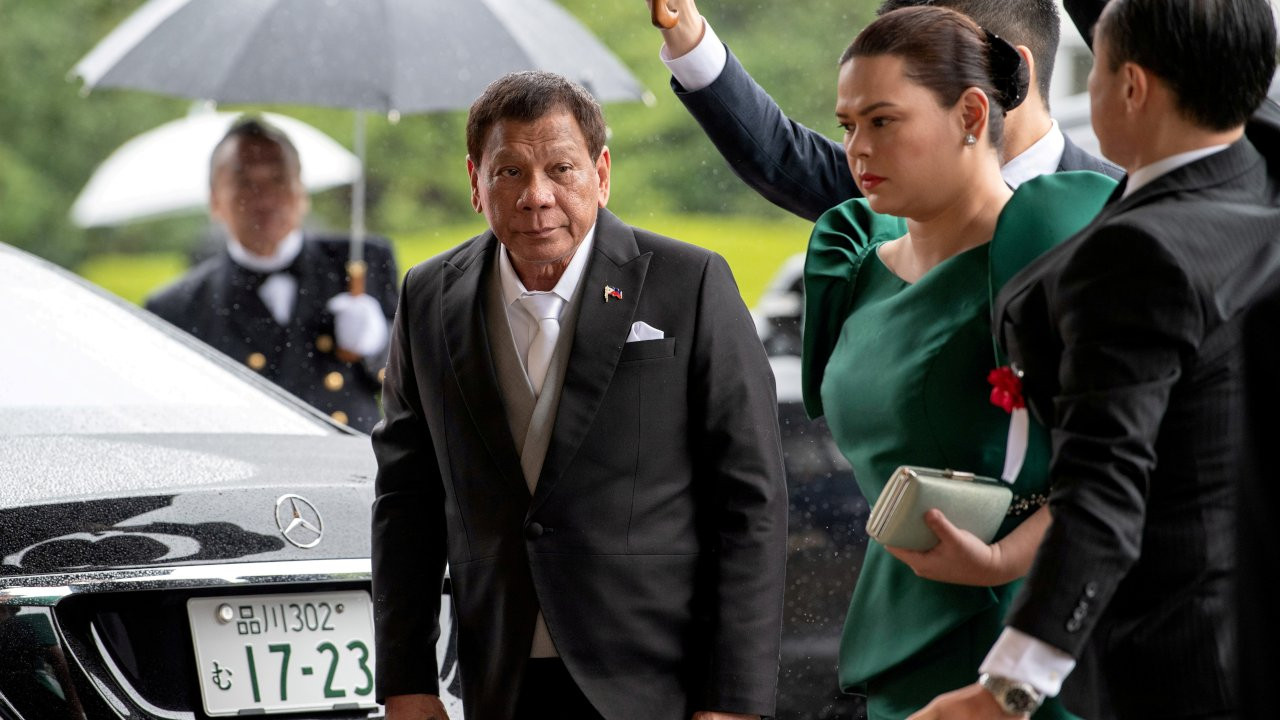 Cinsiyetçi açıklamalarıyla tepki çeken Filipinler Devlet Başkanı Duterte siyaseti bırakıyor