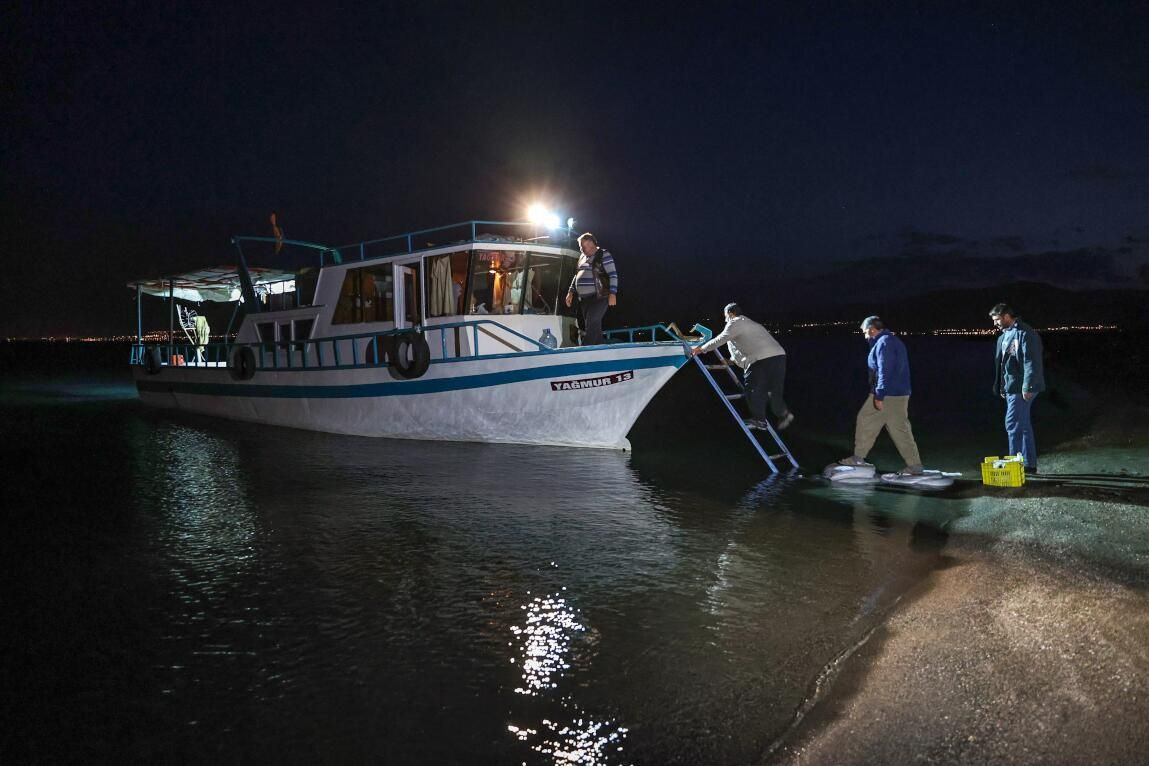 Balıkçı kardeşler 30 yıldır her sabah Van Gölü'ne açılıyor - Sayfa 3