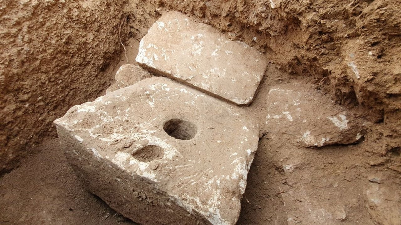 Kudüs’te 2 bin 700 yıllık tuvalet bulundu