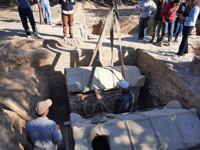 İznik'te iki lahitten mumyalanmış 3 iskelet çıktı - Sayfa 2