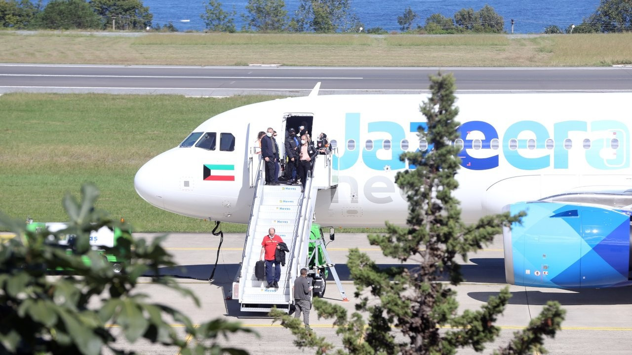 Bomba ihbarı yapılan uçak Trabzon Havalimanı'na indi