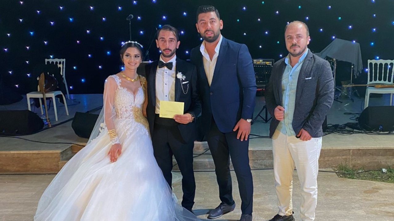 Antalya'da evlenen çifte kripto para takıldı