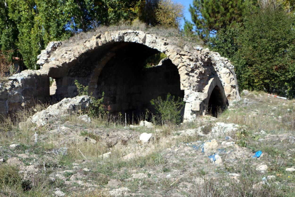 783 yıllık Çamlıbel Han talan edildi - Sayfa 4