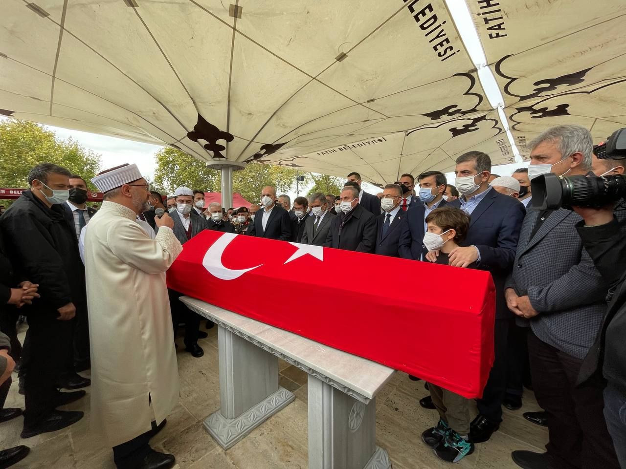 Özdemir Bayraktar için cenaze töreni düzenlendi - Sayfa 3