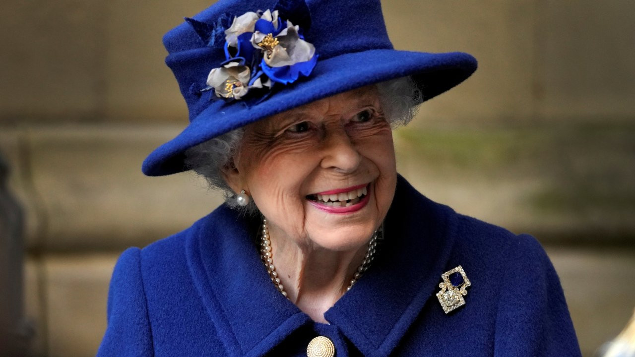 İngiltere Kraliçesi 2. Elizabeth tıbbı gözetime alındı