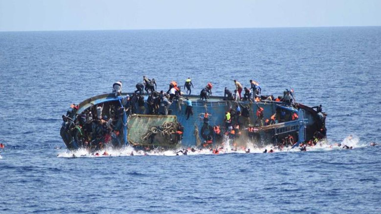 Yunan Bakan batan göçmen botundan Türkiye'yi sorumlu tuttu