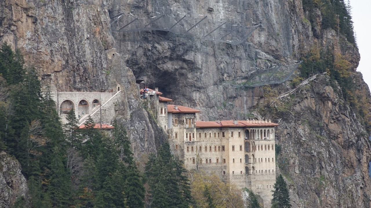 Sümela Manastırı yeniden ziyarete kapatıldı