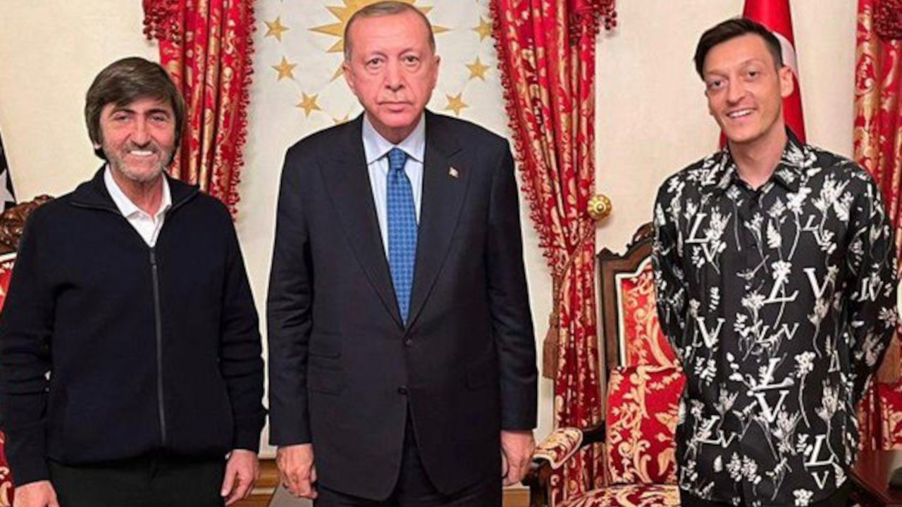 Rıdvan Dilmen ve Mesut Özil, Erdoğan'ı ziyaret etti: Futbol sohbeti