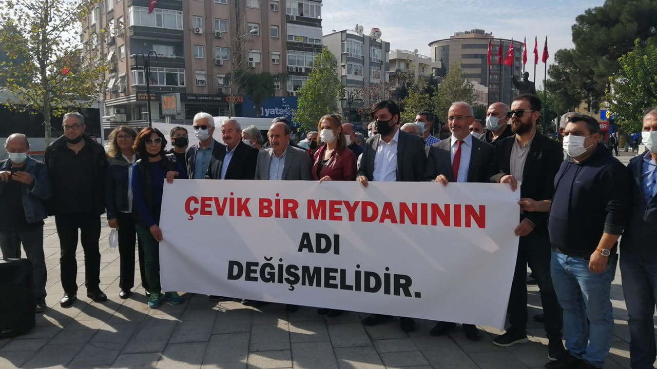 İzmir'de Çevik Bir Meydanı'nın adının değiştirilmesi istendi