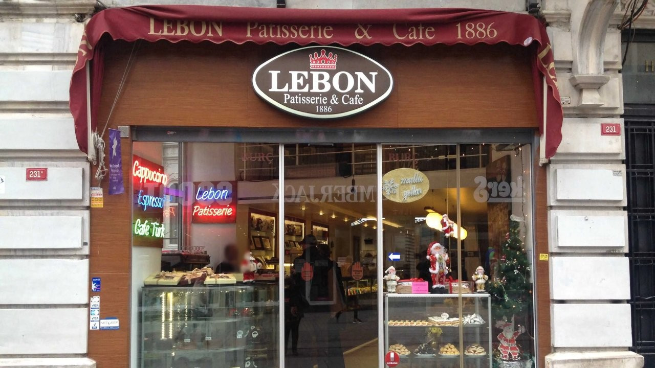 Beyoğlu'nda 212 yıllık Lebon pastanesi kapandı
