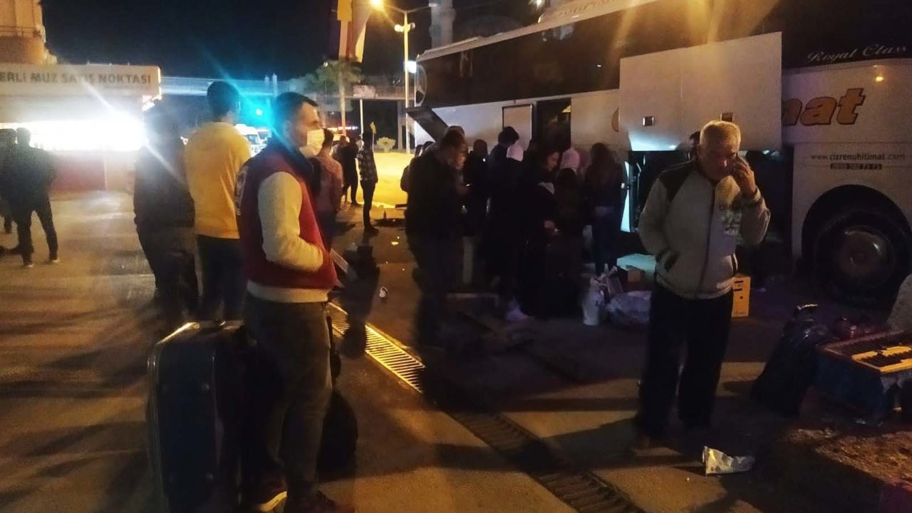 Otobüs bozuldu, yolcular 20 saat mahsur kaldı