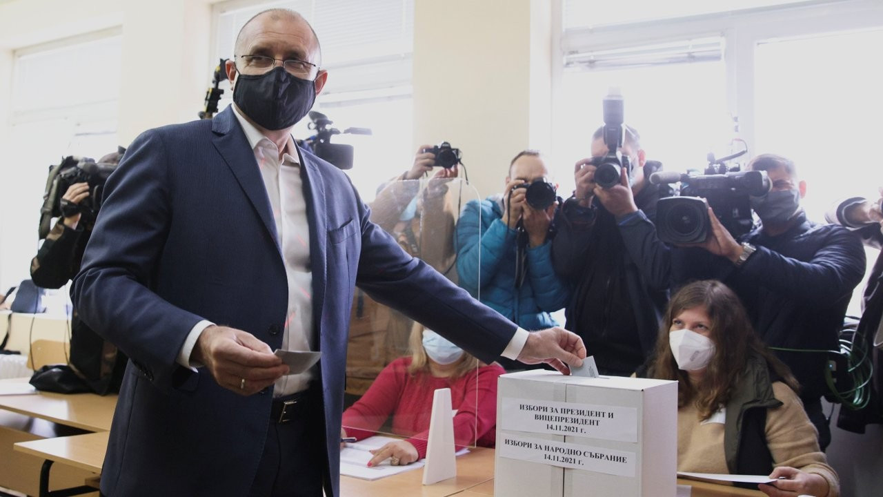 Bulgaristan'da cumhurbaşkanlığı seçimi ikinci tura kaldı