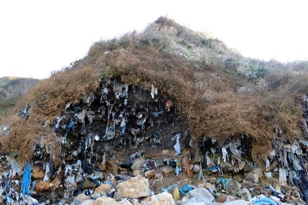 Deniz kıyısında çöp dağı: Tıbbi atıklar denize sürükleniyor - Sayfa 4