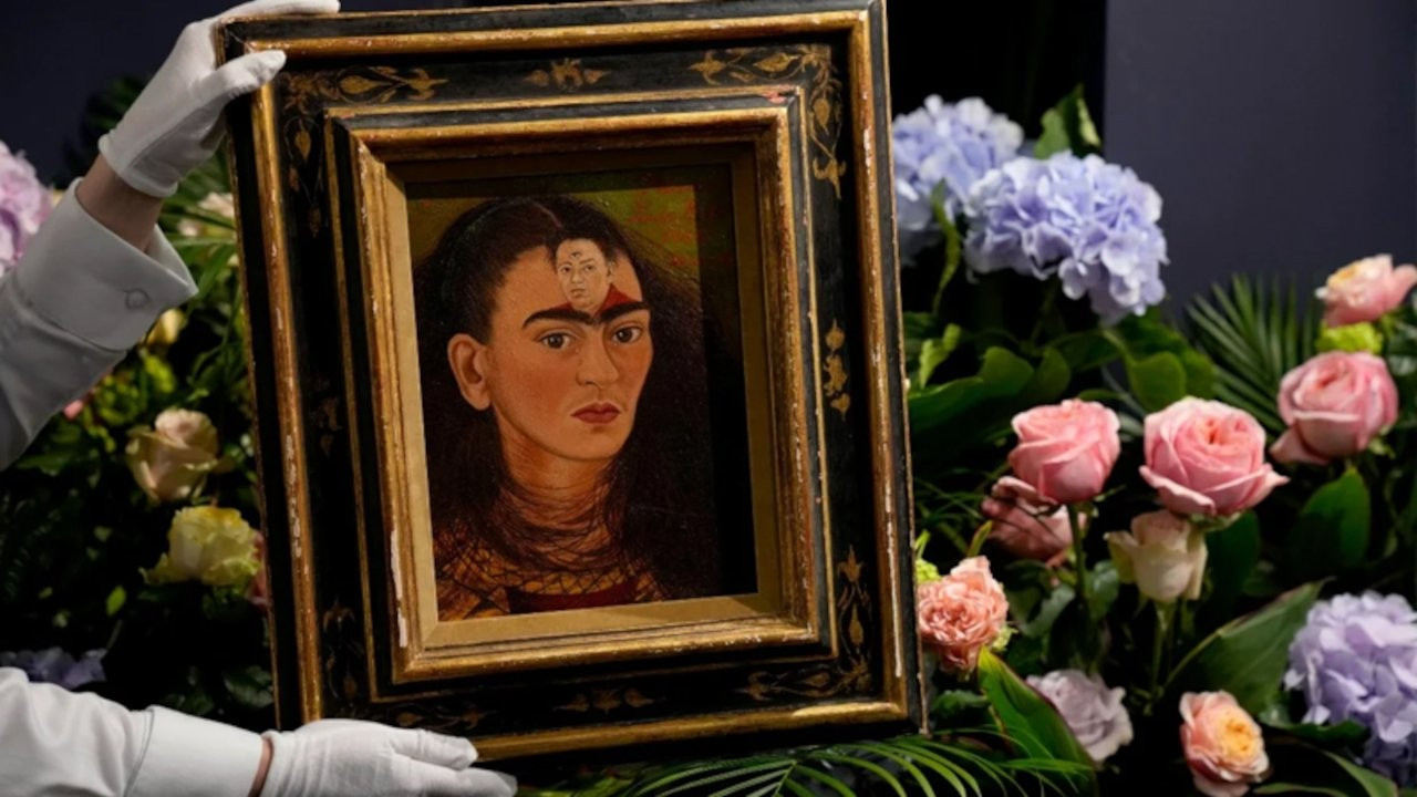 Frida Kahlo tablosu rekor kırdı: 34.9 milyon dolara satıldı