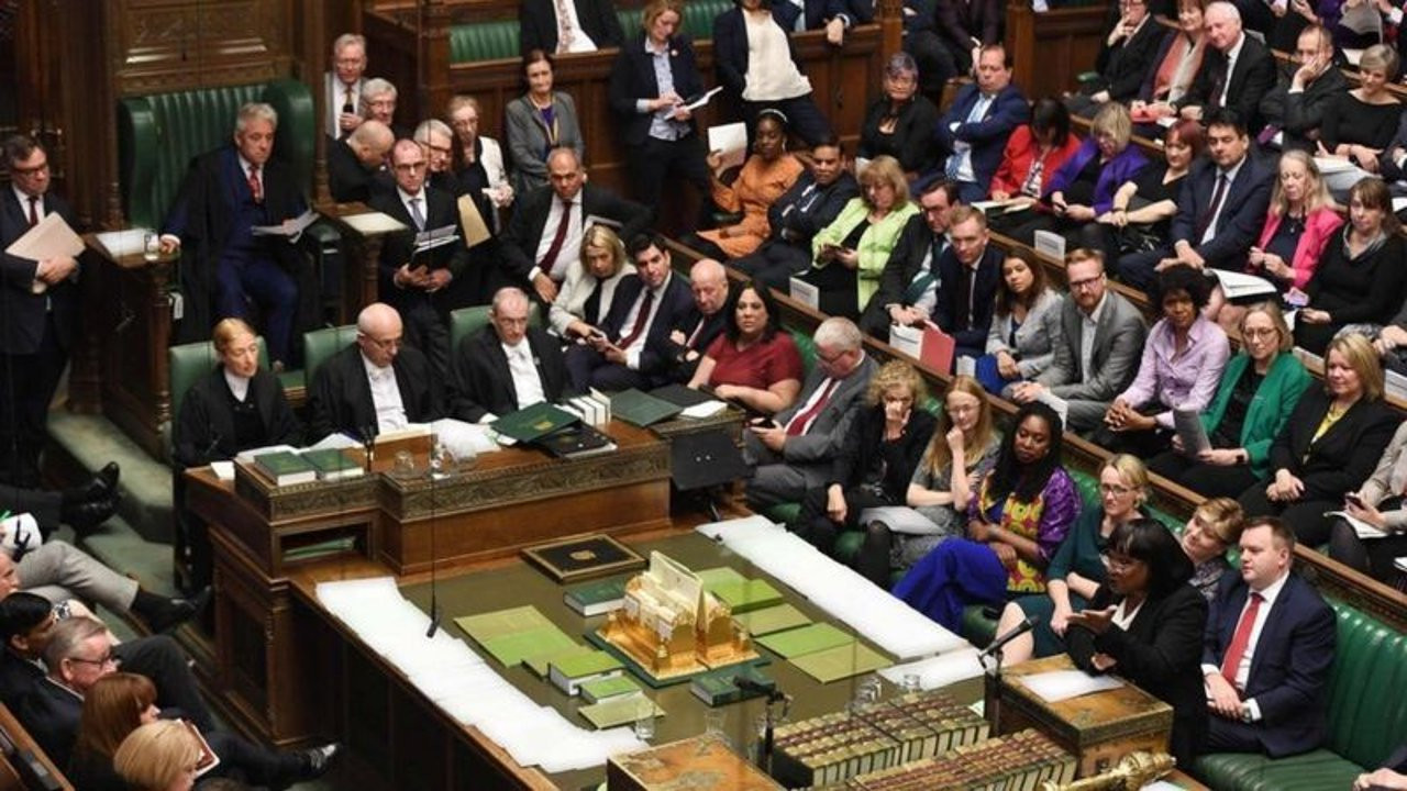 İngiltere'de milletvekillerinin 'ikinci işleri' sorgulanıyor