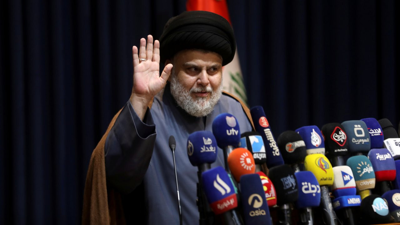 Irak'ta seçimleri kazanan Şii Sadr grubu silahlı kanadını lağvetti