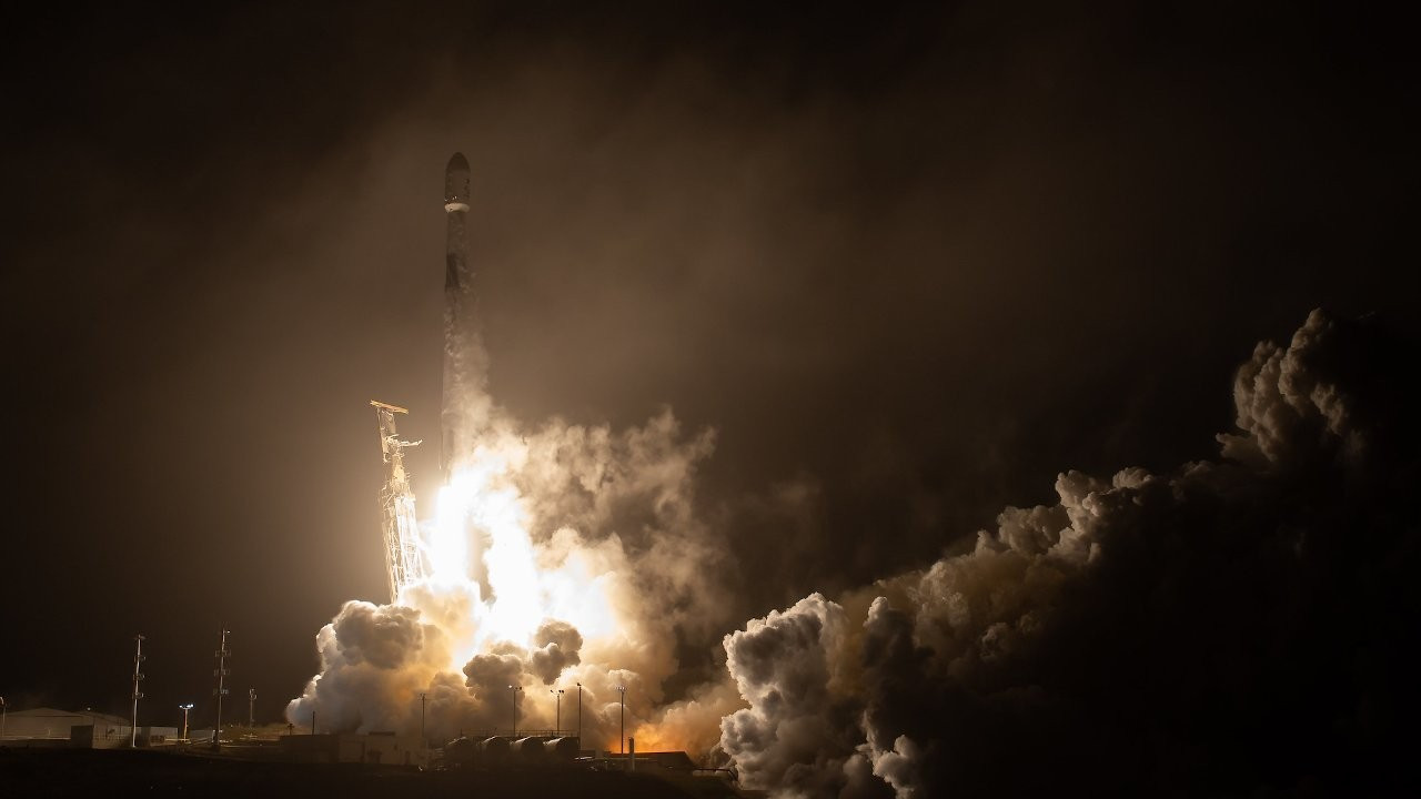 NASA 'asteroidle çarpışacak' uzay aracını fırlattı