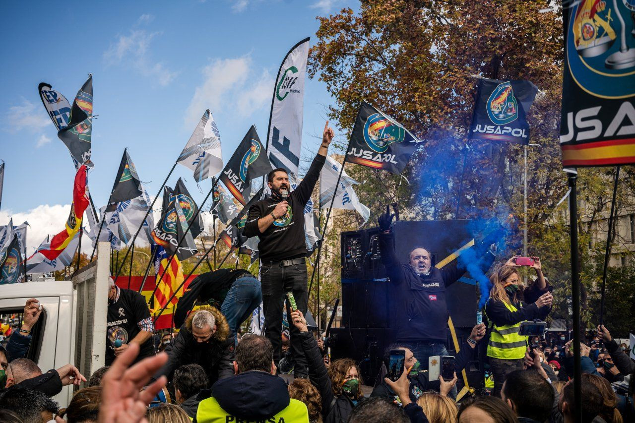 İspanya'da polis ve jandarma gösteri düzenledi - Sayfa 7