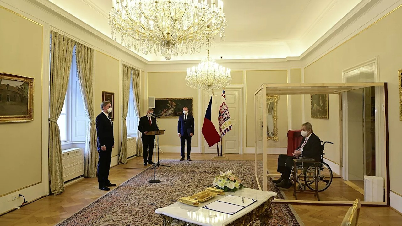 Çekya Cumhurbaşkanı, yeni başbakanı izolasyon çadırında atadı