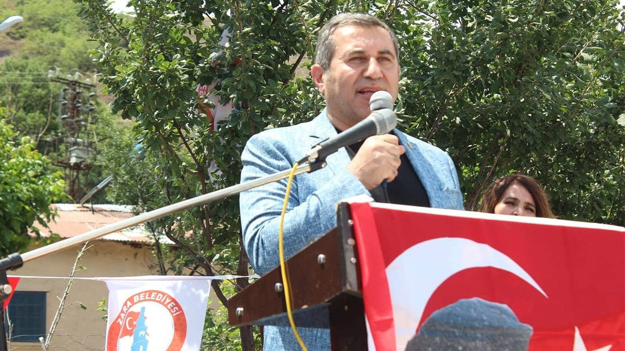 İmranlı Belediye Başkanı Murat Açıl trafik kazasında vefat etti