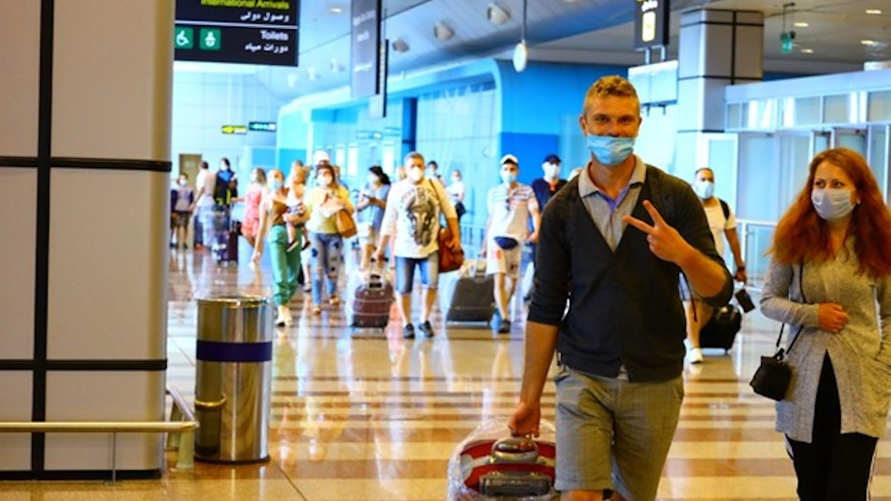 'Omicron' operasyonu: Mısır'daki 4 bin turist tahliye edilecek