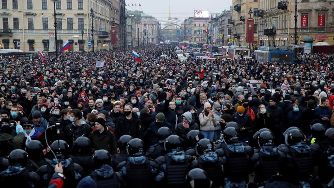 Rusya, 'kitlesel ayaklanmaları öngören' yazılım geliştiriyor